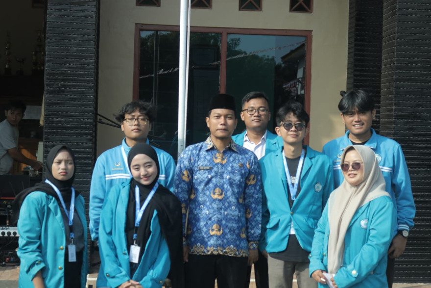 Mahasiswa KKN UGJ Mengikuti Kegiatan 17 Agustus
